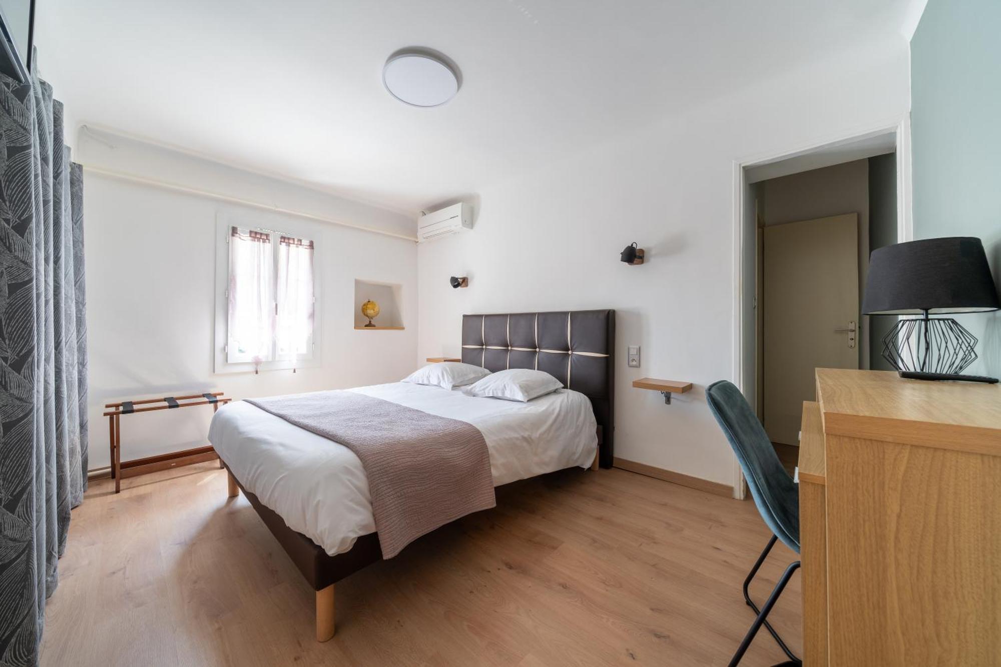 Logis Hotel Le Chene Vert Bollene Ngoại thất bức ảnh