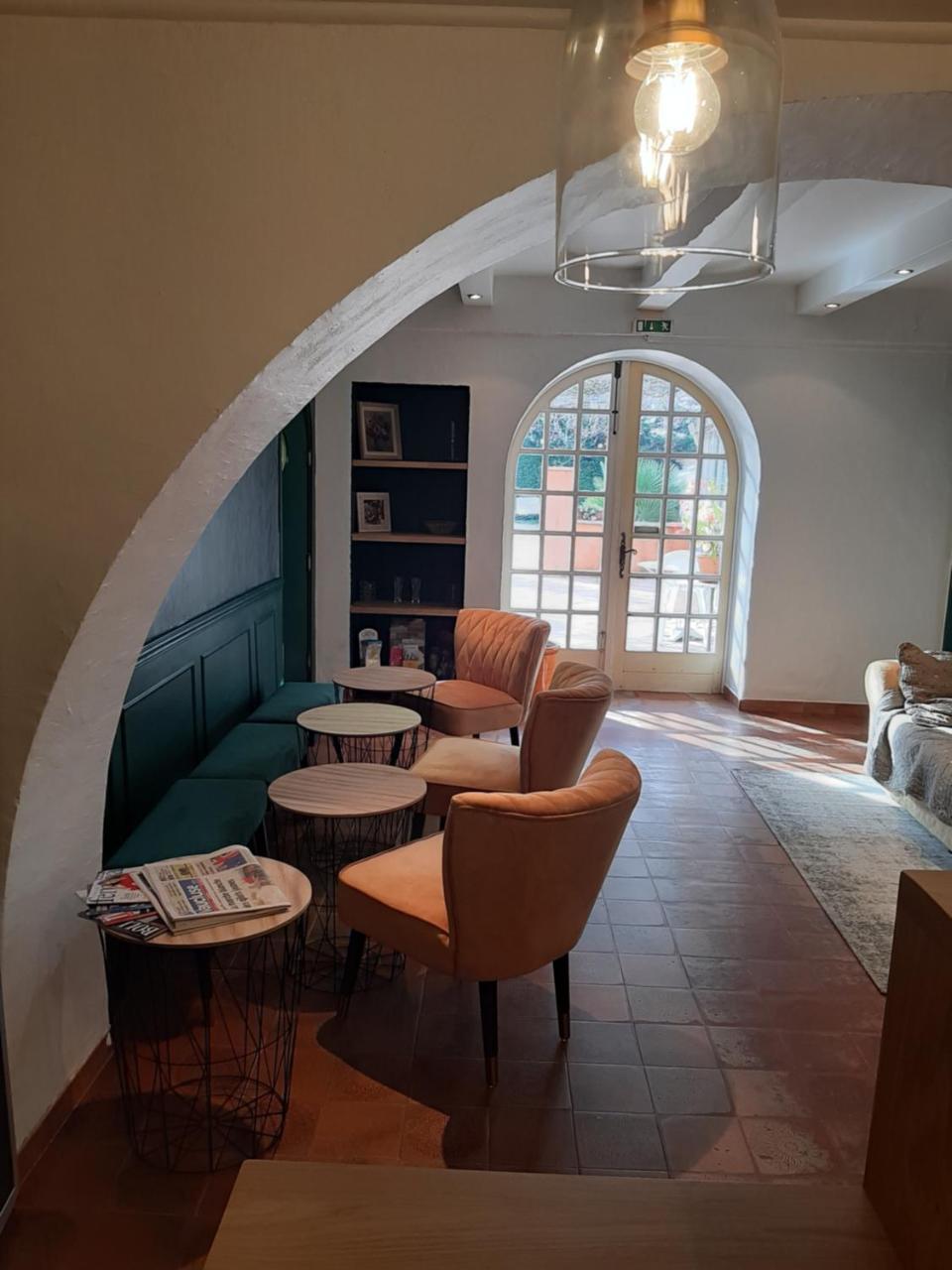 Logis Hotel Le Chene Vert Bollene Ngoại thất bức ảnh